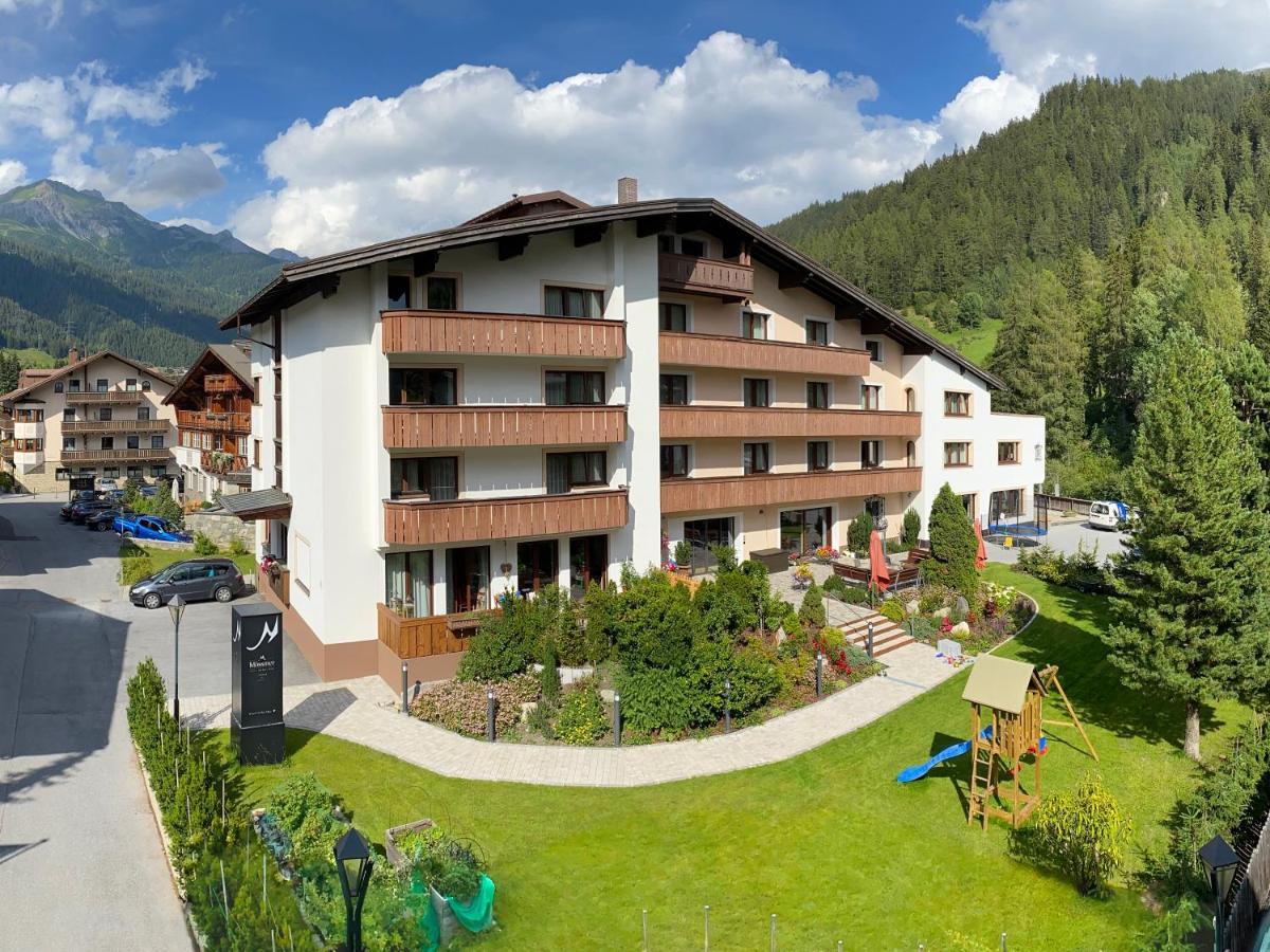 "Quality Hosts Arlberg" Hotel Garni Moessmer サンクト・アントン・アム・アールベルク エクステリア 写真