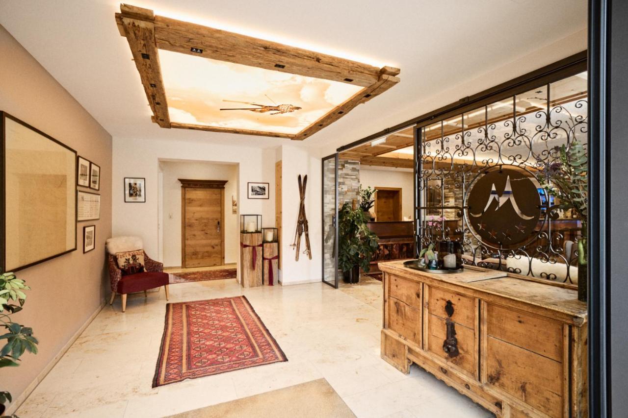 "Quality Hosts Arlberg" Hotel Garni Moessmer サンクト・アントン・アム・アールベルク エクステリア 写真