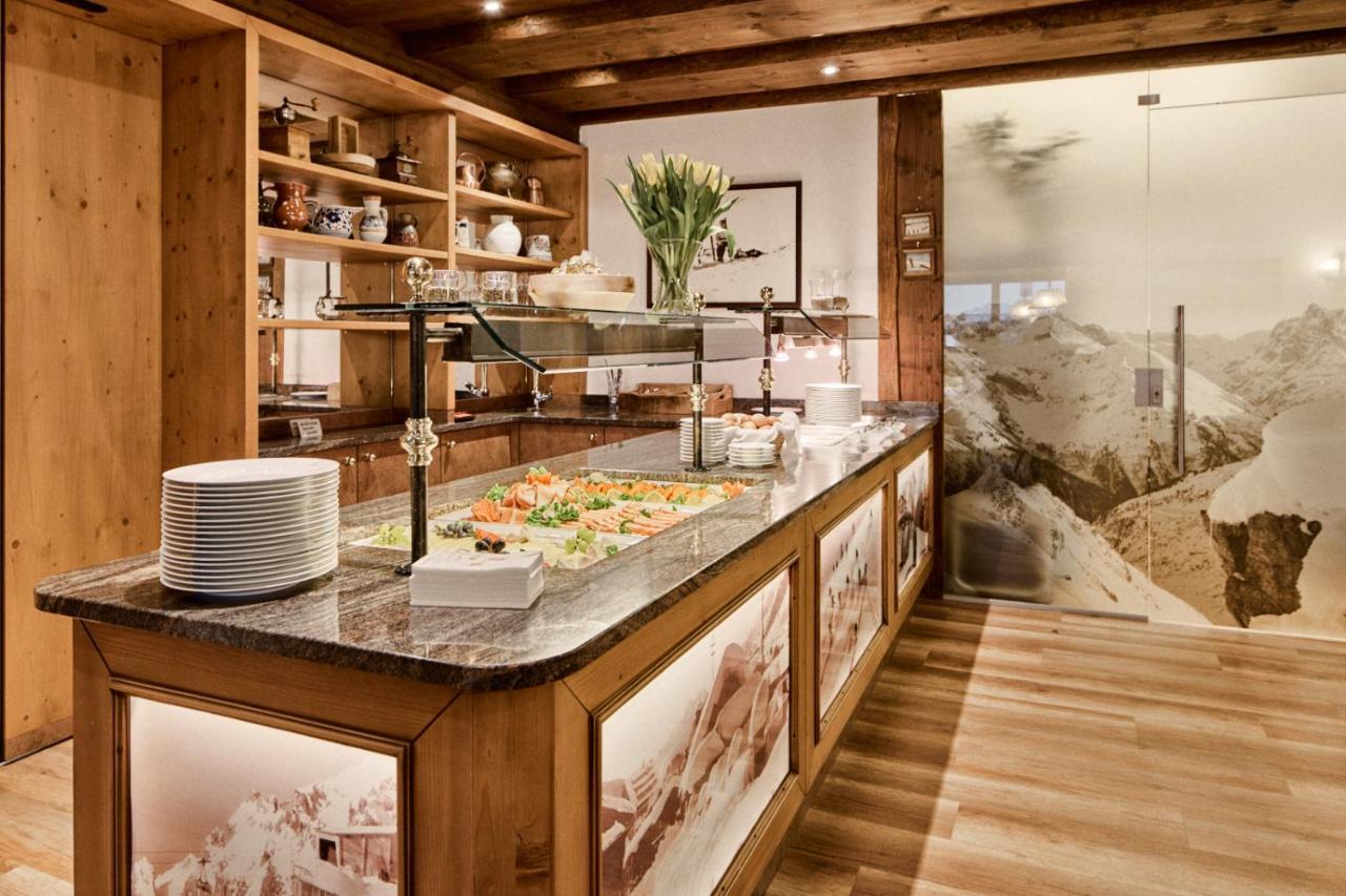 "Quality Hosts Arlberg" Hotel Garni Moessmer サンクト・アントン・アム・アールベルク エクステリア 写真