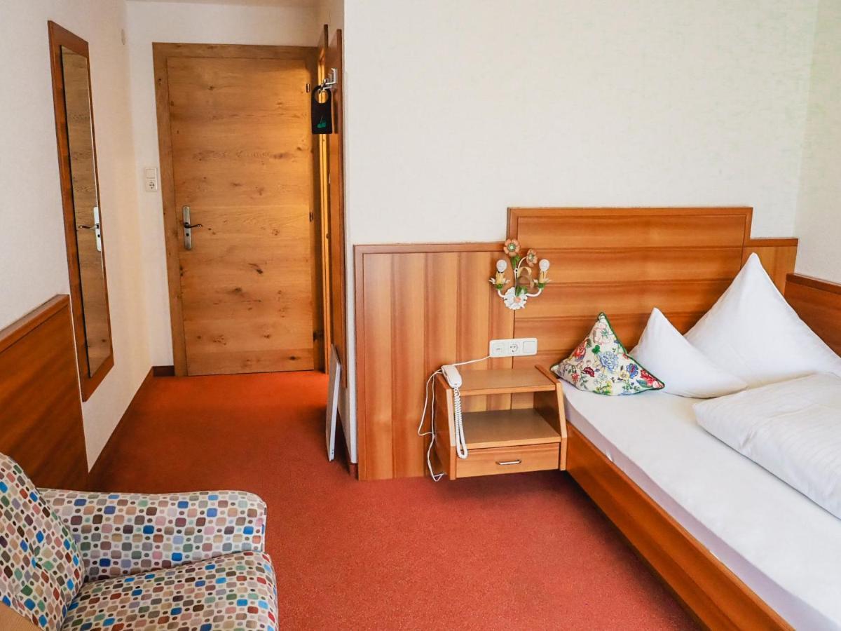"Quality Hosts Arlberg" Hotel Garni Moessmer サンクト・アントン・アム・アールベルク エクステリア 写真