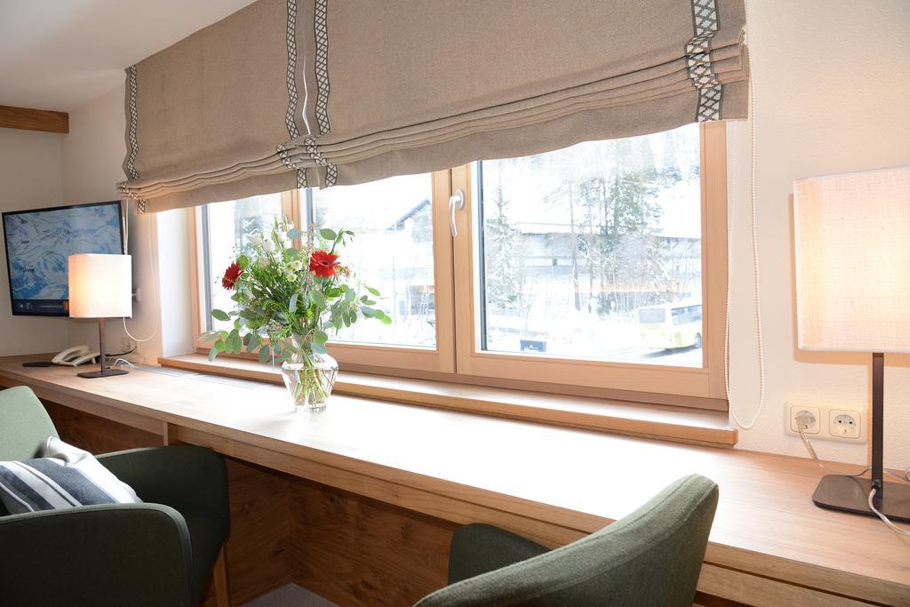 "Quality Hosts Arlberg" Hotel Garni Moessmer サンクト・アントン・アム・アールベルク エクステリア 写真