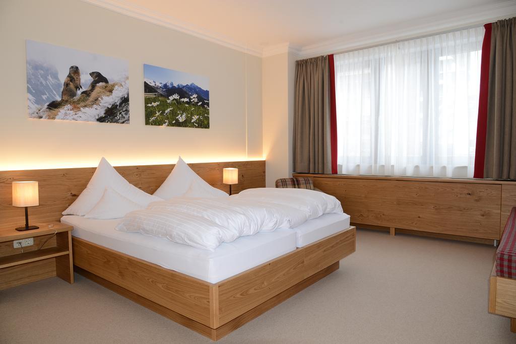 "Quality Hosts Arlberg" Hotel Garni Moessmer サンクト・アントン・アム・アールベルク エクステリア 写真
