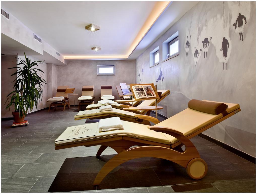 "Quality Hosts Arlberg" Hotel Garni Moessmer サンクト・アントン・アム・アールベルク エクステリア 写真
