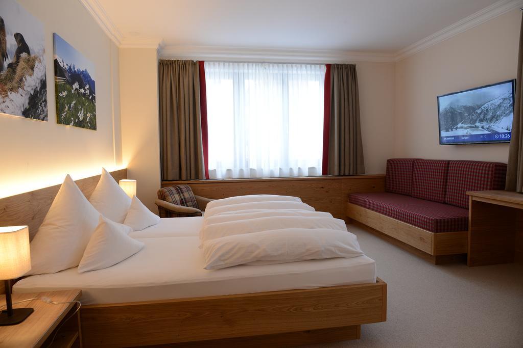 "Quality Hosts Arlberg" Hotel Garni Moessmer サンクト・アントン・アム・アールベルク エクステリア 写真