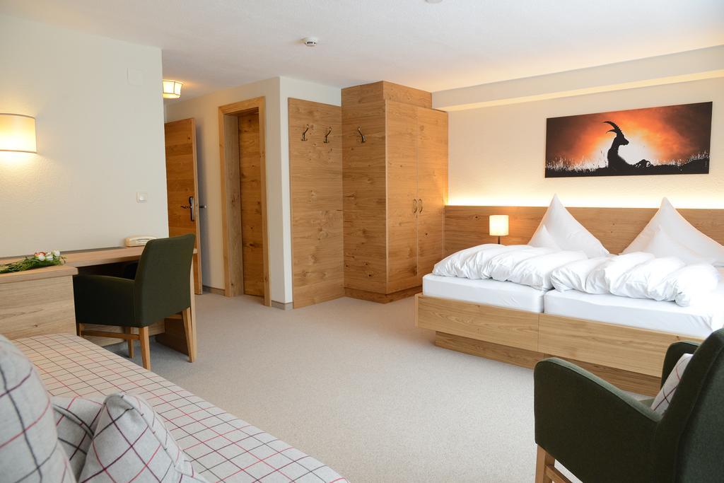 "Quality Hosts Arlberg" Hotel Garni Moessmer サンクト・アントン・アム・アールベルク エクステリア 写真