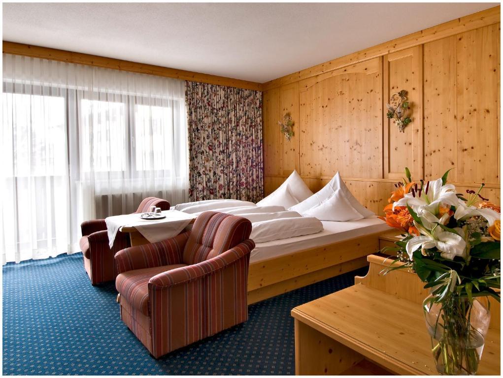 "Quality Hosts Arlberg" Hotel Garni Moessmer サンクト・アントン・アム・アールベルク エクステリア 写真