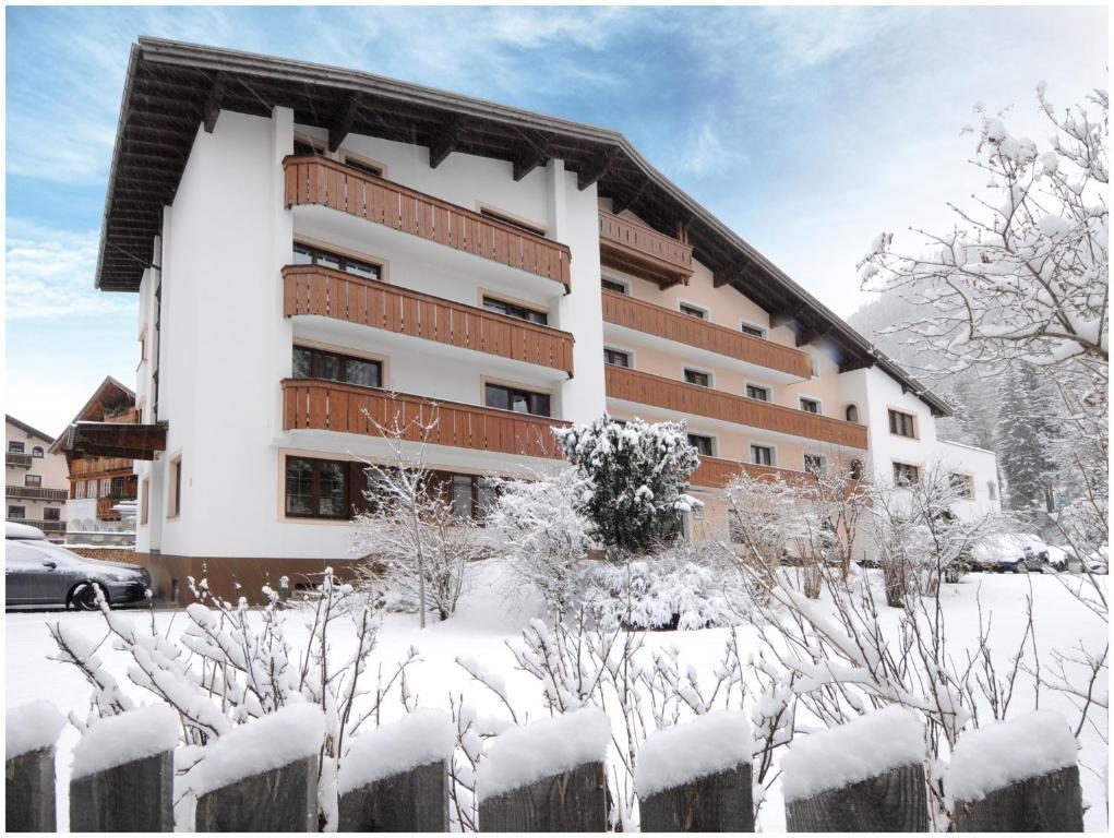 "Quality Hosts Arlberg" Hotel Garni Moessmer サンクト・アントン・アム・アールベルク エクステリア 写真