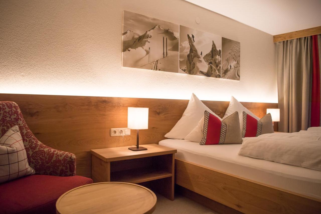 "Quality Hosts Arlberg" Hotel Garni Moessmer サンクト・アントン・アム・アールベルク エクステリア 写真