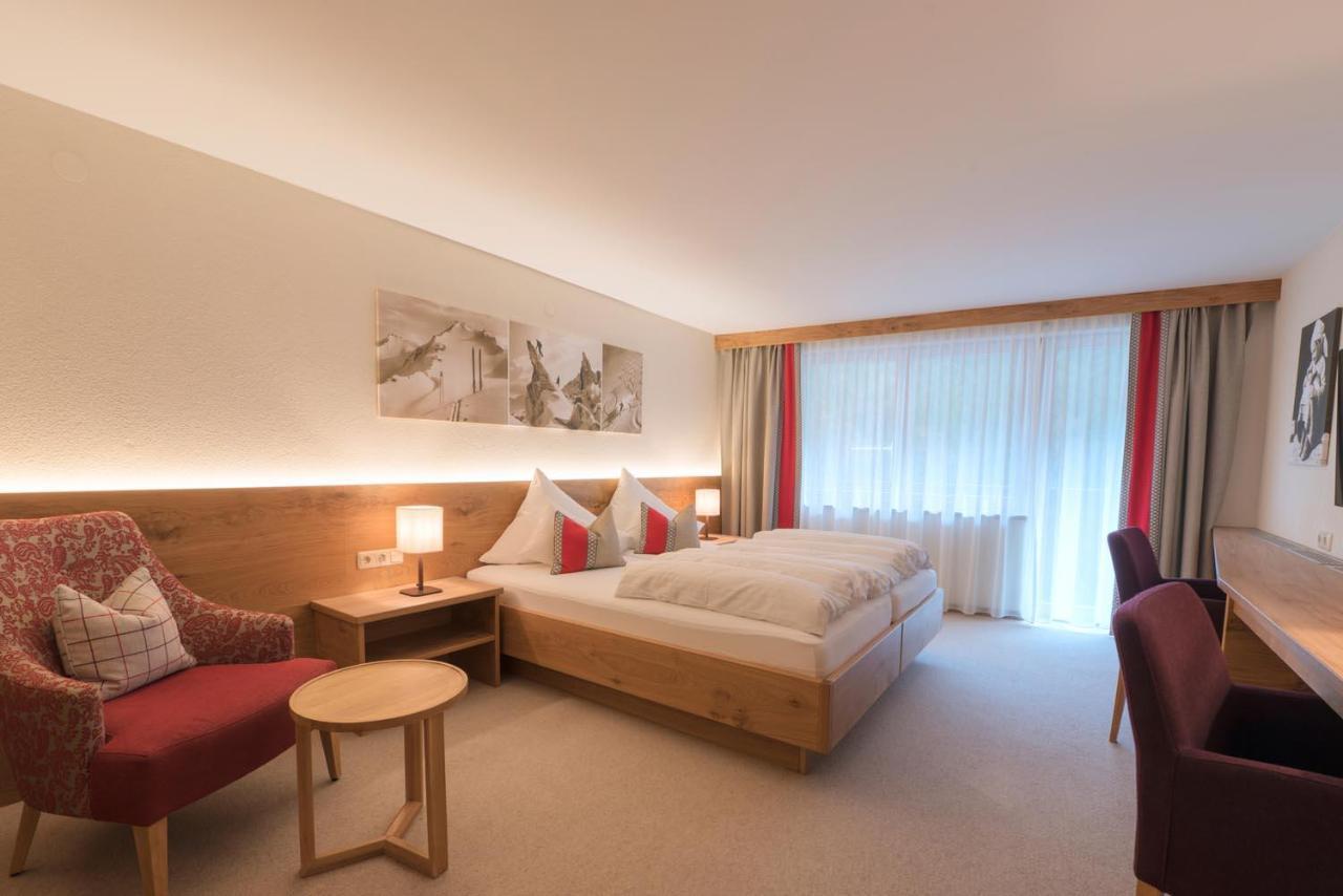 "Quality Hosts Arlberg" Hotel Garni Moessmer サンクト・アントン・アム・アールベルク エクステリア 写真
