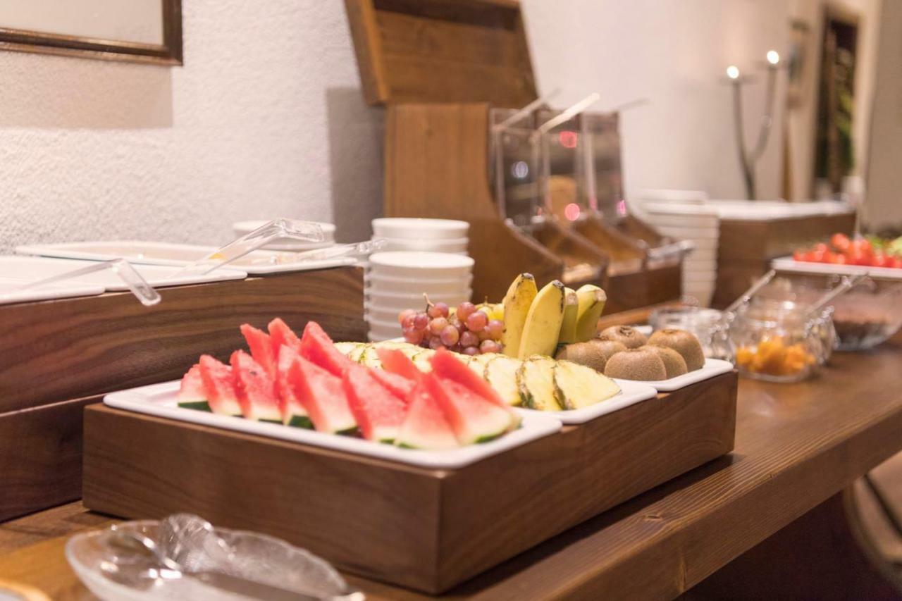"Quality Hosts Arlberg" Hotel Garni Moessmer サンクト・アントン・アム・アールベルク エクステリア 写真