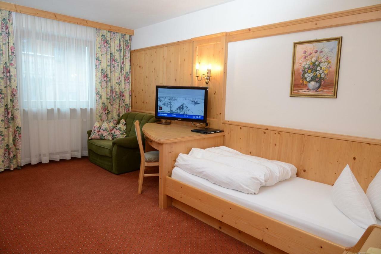 "Quality Hosts Arlberg" Hotel Garni Moessmer サンクト・アントン・アム・アールベルク エクステリア 写真